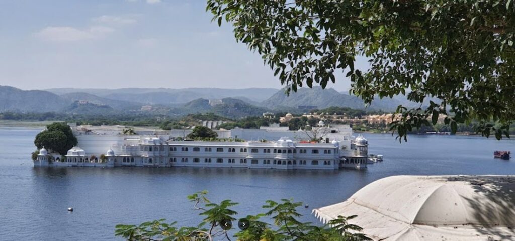 lake pichola udaipur