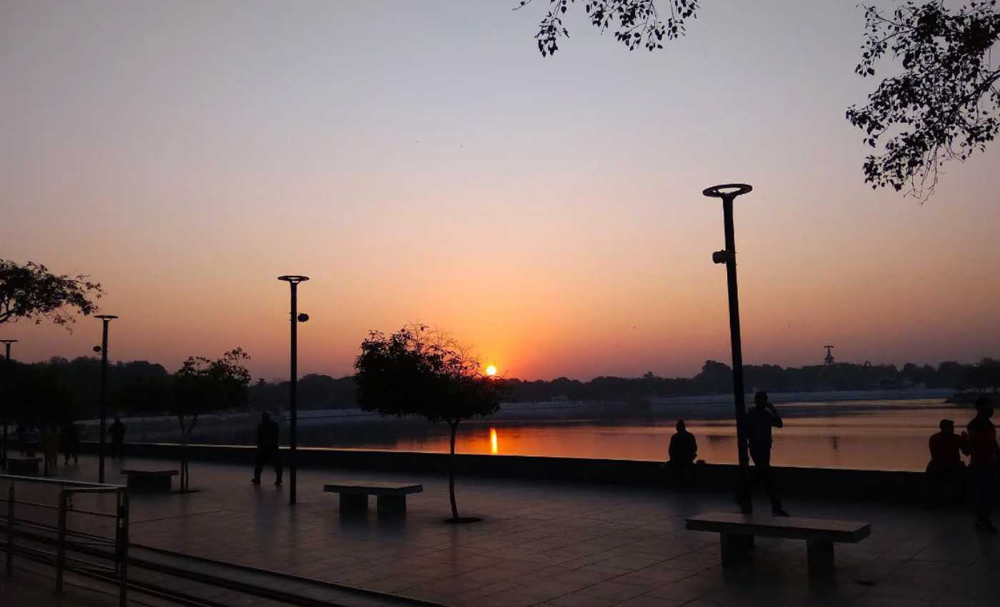 sun set at Kankaria Lake Ahmedabad